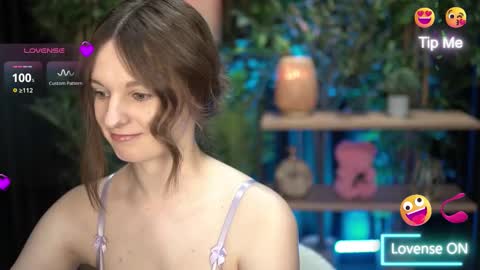 Snapshot of xoxo_molly chatting on 11.15.25 xoxo_molly online show from 11.15.25