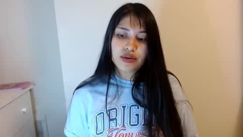 Snapshot of xoxxobeauty chatting on 11.06.25 xoxxobeauty online show from 11.06.25