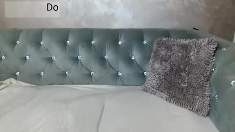 Snapshot of xqueencarox chatting on 11.01.25 xqueencarox online show from 11.01.25