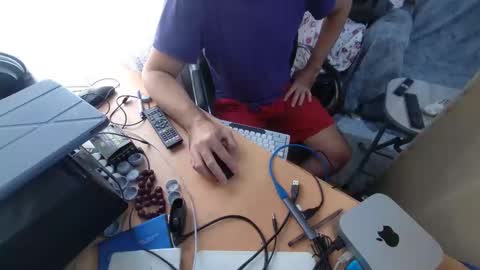 Snapshot of xrokettt chatting on 09.17.25 xrokettt online show from 09.17.25