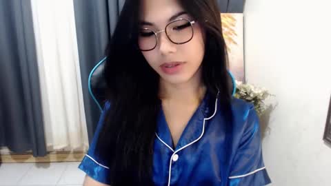 Snapshot of xseductive_airax chatting on 01.07.25 aira online show from 01.07.25