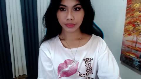 Snapshot of xseductive_airax chatting on 01.27.25 aira online show from 01.27.25