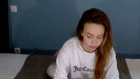 AnnaMaee online show from 01.12.25