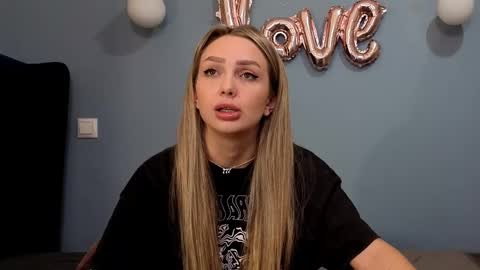 AnnaMaee online show from 02.25.25