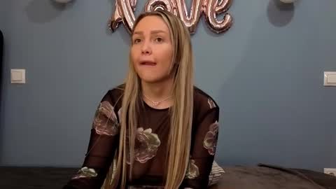 AnnaMaee online show from 02.28.25