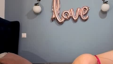 AnnaMaee online show from 03.07.25