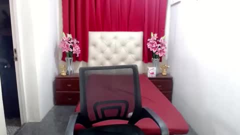 Snapshot of xsexyninedollx chatting on 02.09.25 Cleo de nile online show from 02.09.25