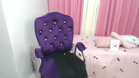 Snapshot of xsexyninedollx chatting on 09.24.25 Cleo de nile online show from 09.24.25