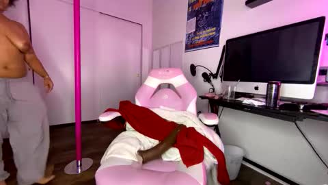 xStarGazingx online show from 11.06.25