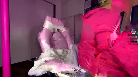 xStarGazingx online show from 11.08.25