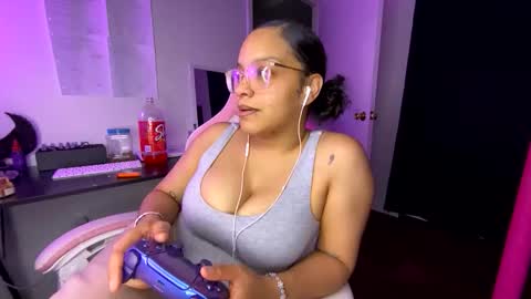 xStarGazingx online show from 04.17.26