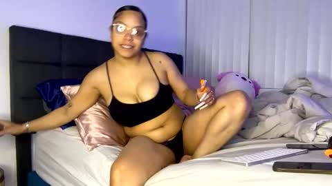 xStarGazingx online show from 04.20.26