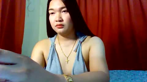 Snapshot of xsweetiemajax chatting on 12.18.24 HI IM PAULINE online show from 12.18.24