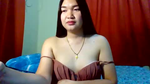 Snapshot of xsweetiemajax chatting on 01.06.25 HI IM PAULINE online show from 01.06.25