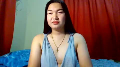 Snapshot of xsweetiemajax chatting on 01.13.25 HI IM PAULINE online show from 01.13.25