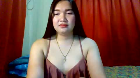 Snapshot of xsweetiemajax chatting on 02.14.25 HI IM PAULINE online show from 02.14.25