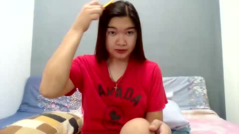 Snapshot of xsweetiemajax chatting on 09.15.25 HI IM PAULINE online show from 09.15.25