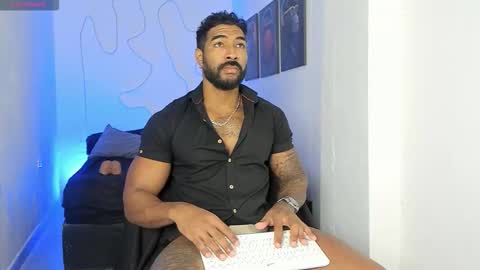 Snapshot of xtipp3r chatting on 10.15.25 Stipp3r online show from 10.15.25