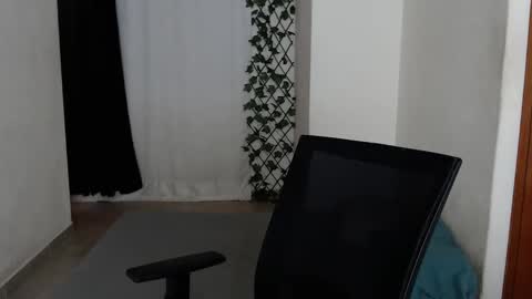 Snapshot of xtranherr chatting on 12.20.24 xtranherr online show from 12.20.24