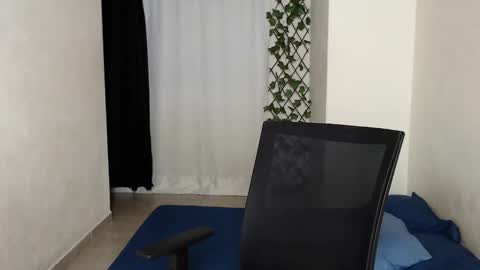 Snapshot of xtranherr chatting on 02.16.25 xtranherr online show from 02.16.25