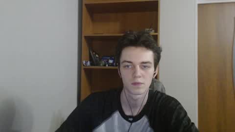 Snapshot of xtraqqq chatting on 10.20.25 traqqq online show from 10.20.25