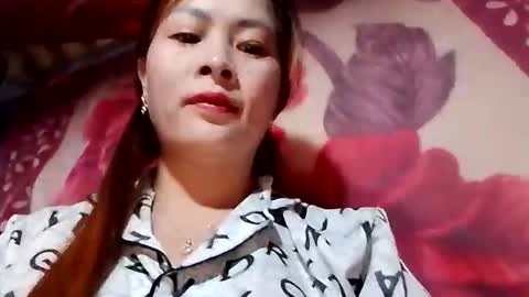 xuxulove00 online show from 12.16.25