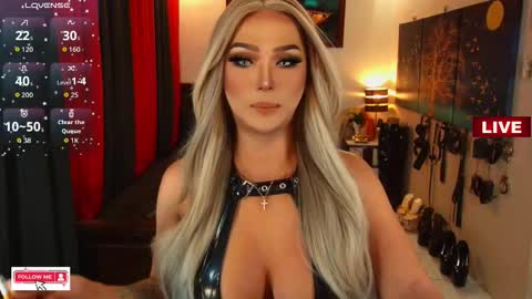 K E L L Y online show from 10.12.25