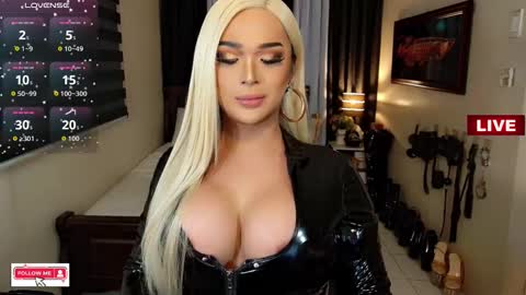 K E L L Y online show from 12.19.25