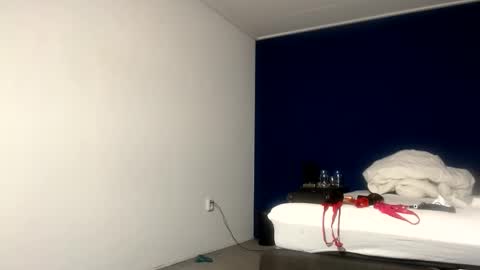 Snapshot of xx19hornyxx chatting on 12.27.24 max online show from 12.27.24