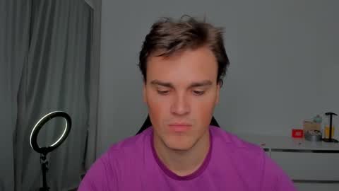 Snapshot of xx_raul_xx_ chatting on 09.18.25 raul online show from 09.18.25