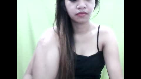 Snapshot of xx_winwin_xx chatting on 10.10.25 Mariel online show from 10.10.25