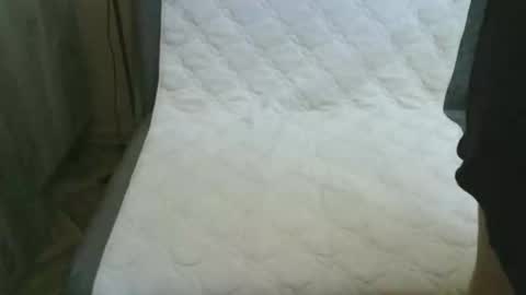 Snapshot of xxalexis chatting on 11.01.25 HotMomAlex online show from 11.01.25