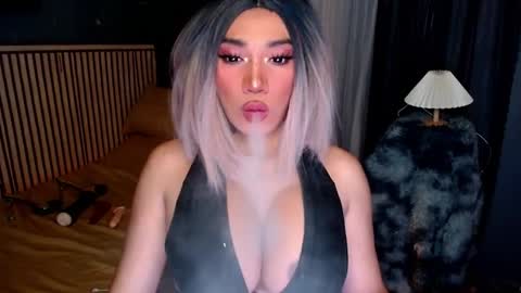 Snapshot of xxcinddyxx chatting on 10.12.25 cinddy online show from 10.12.25