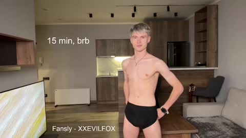 Snapshot of xxevilfox chatting on 09.11.25 Fox online show from 09.11.25