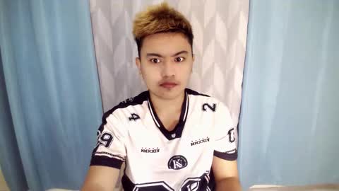 Snapshot of xxhotloyd_cummerx chatting on 11.04.25 Loyd online show from 11.04.25