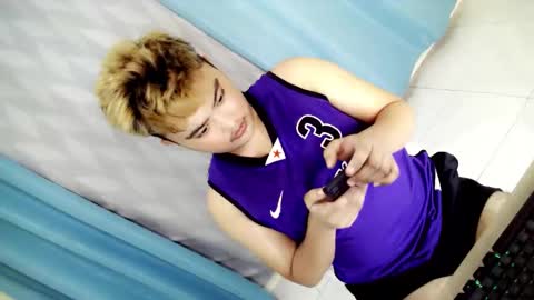 Snapshot of xxhotloyd_cummerx chatting on 11.12.25 Loyd online show from 11.12.25