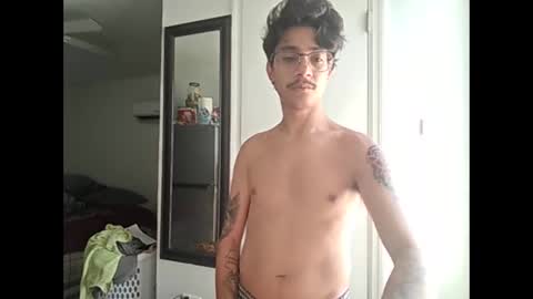 Snapshot of xxjasoneecxx chatting on 10.12.25 XxJasoneecxX online show from 10.12.25