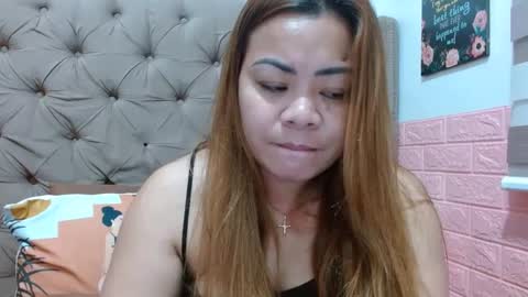 Snapshot of xxkryzelxx chatting on 03.07.25 Dhel online show from 03.07.25