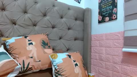 Snapshot of xxkryzelxx chatting on 03.11.25 Dhel online show from 03.11.25