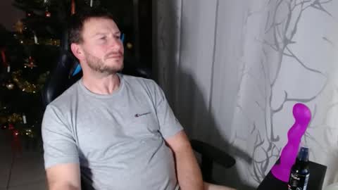 Snapshot of xxmettexx chatting on 12.22.24 xxmettexx online show from 12.22.24