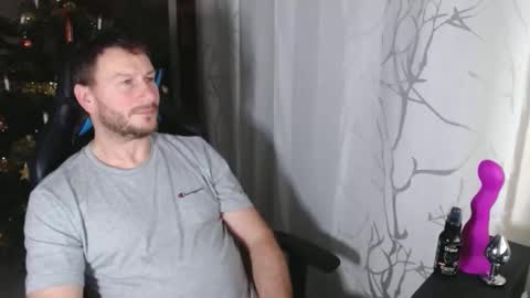 Snapshot of xxmettexx chatting on 12.22.24 xxmettexx online show from 12.22.24