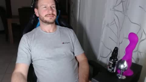 Snapshot of xxmettexx chatting on 02.03.25 xxmettexx online show from 02.03.25