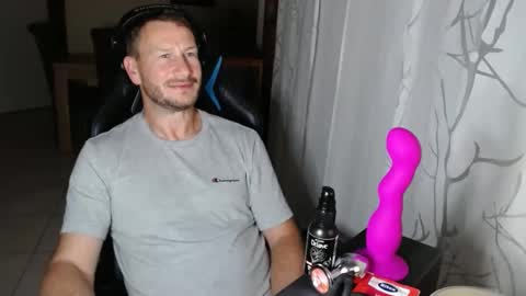 Snapshot of xxmettexx chatting on 09.28.25 xxmettexx online show from 09.28.25