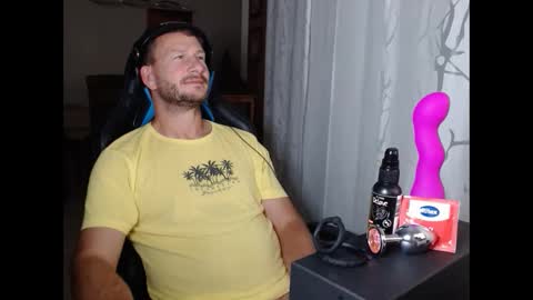 Snapshot of xxmettexx chatting on 10.05.25 xxmettexx online show from 10.05.25