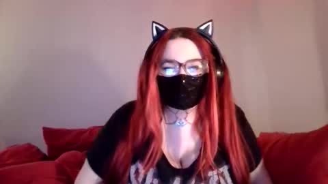 Snapshot of xxmommyraexx chatting on 10.22.25 Mommy online show from 10.22.25