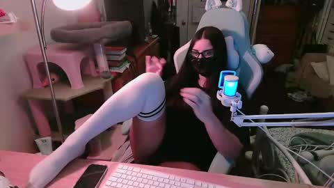 Snapshot of xxpreachersdaughterxx chatting on 11.15.25 coco online show from 11.15.25