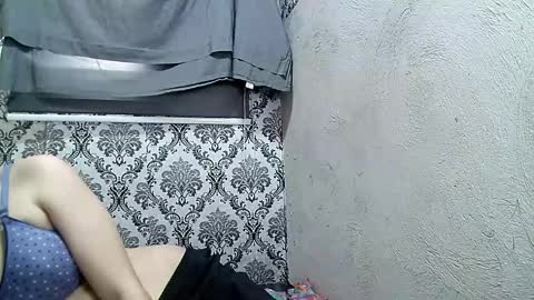 Snapshot of xxsexypinayxx466789 chatting on 01.21.25 Windy online show from 01.21.25