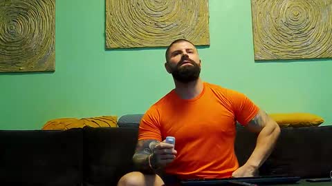 Xtream Leonard online show from 11.25.25