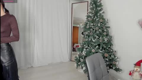 xxx_leila online show from 12.25.24