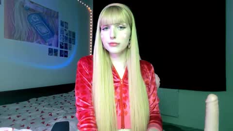 Pretty online show from 02.14.25